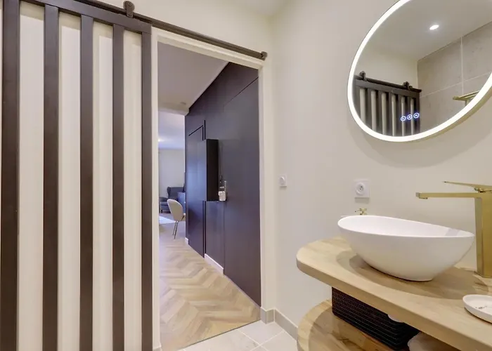 Апартаменты La Belle - Metro - Parking - Arrivee Autonome